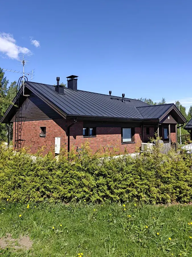 Trekatteen toteuttama peltikatto