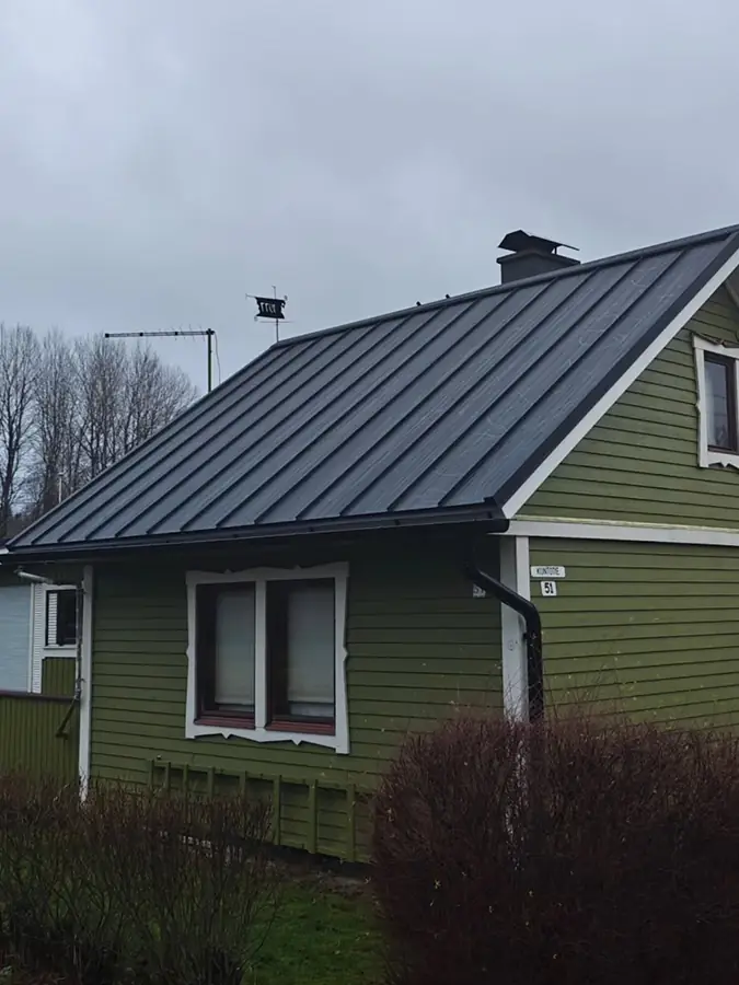 Trekatteen toteuttama peltikatto